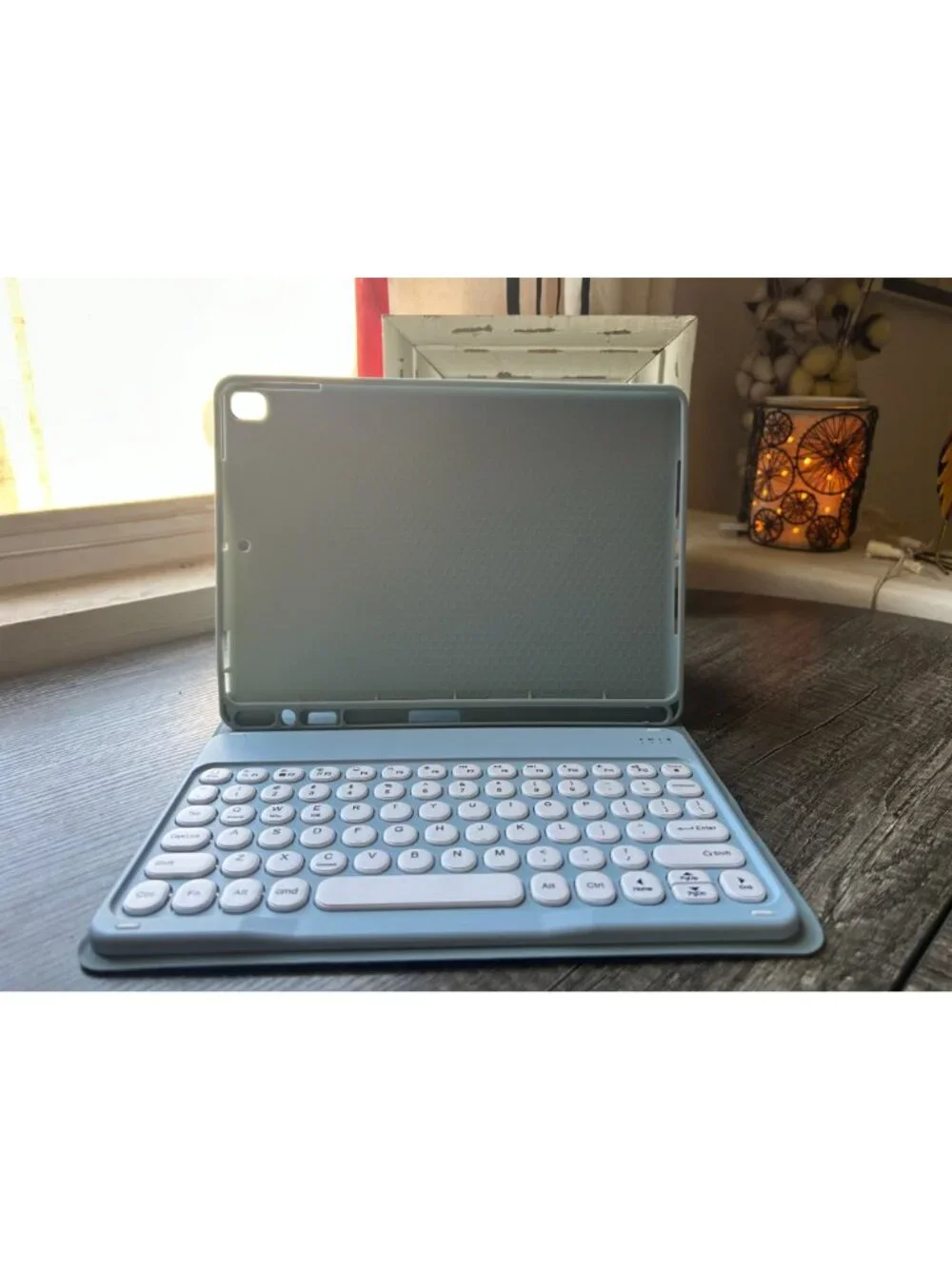 Cute Round Keys Keyboard Case for iPad 10.2
